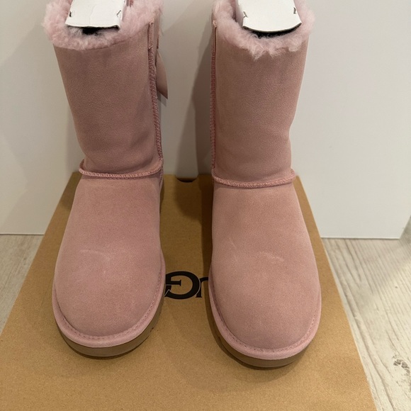 UGG Short Continuity Bow Boots In Pink Crystal - Picture 5 of 10
